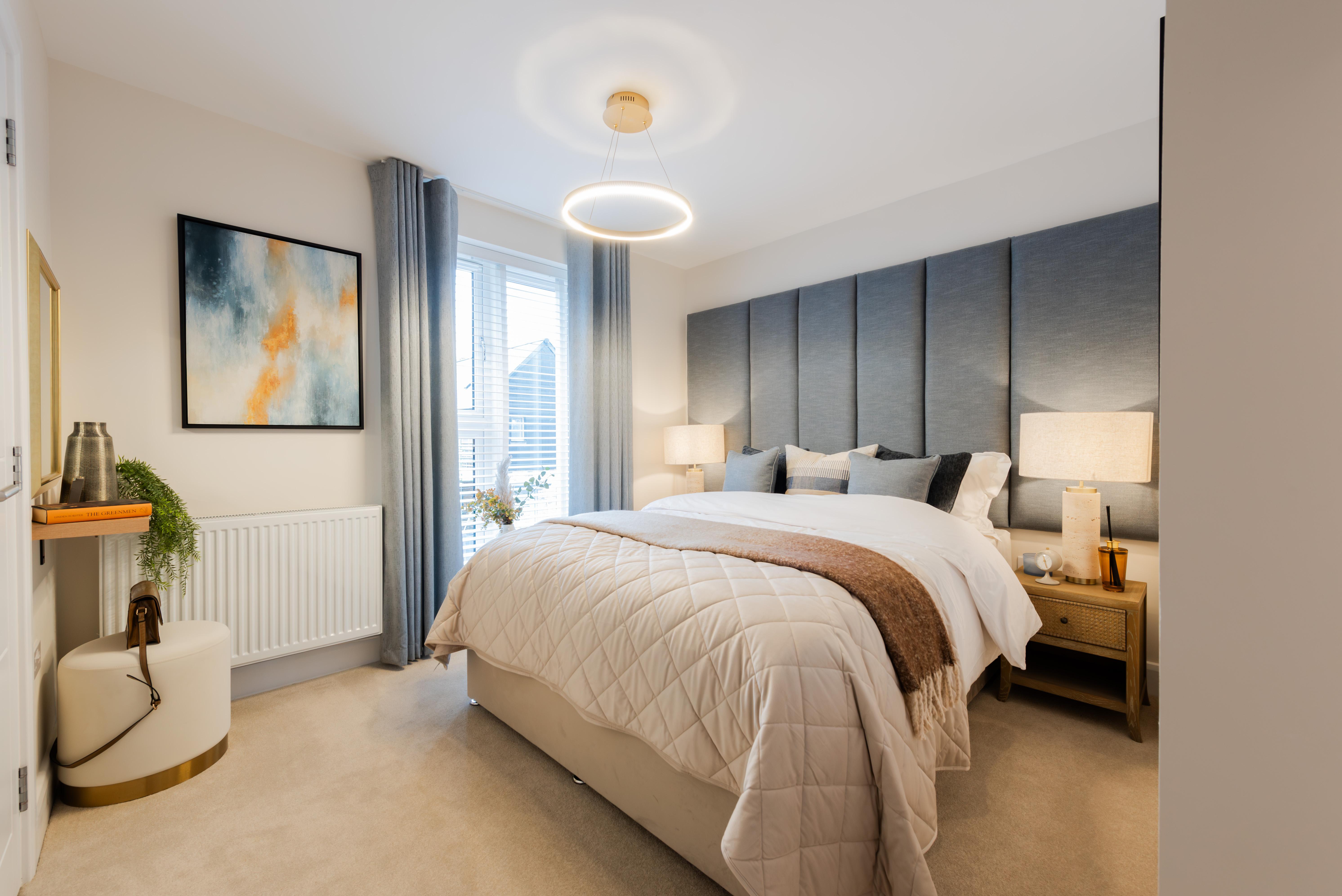 master bedroom of 3 bedroom detached house in Slough