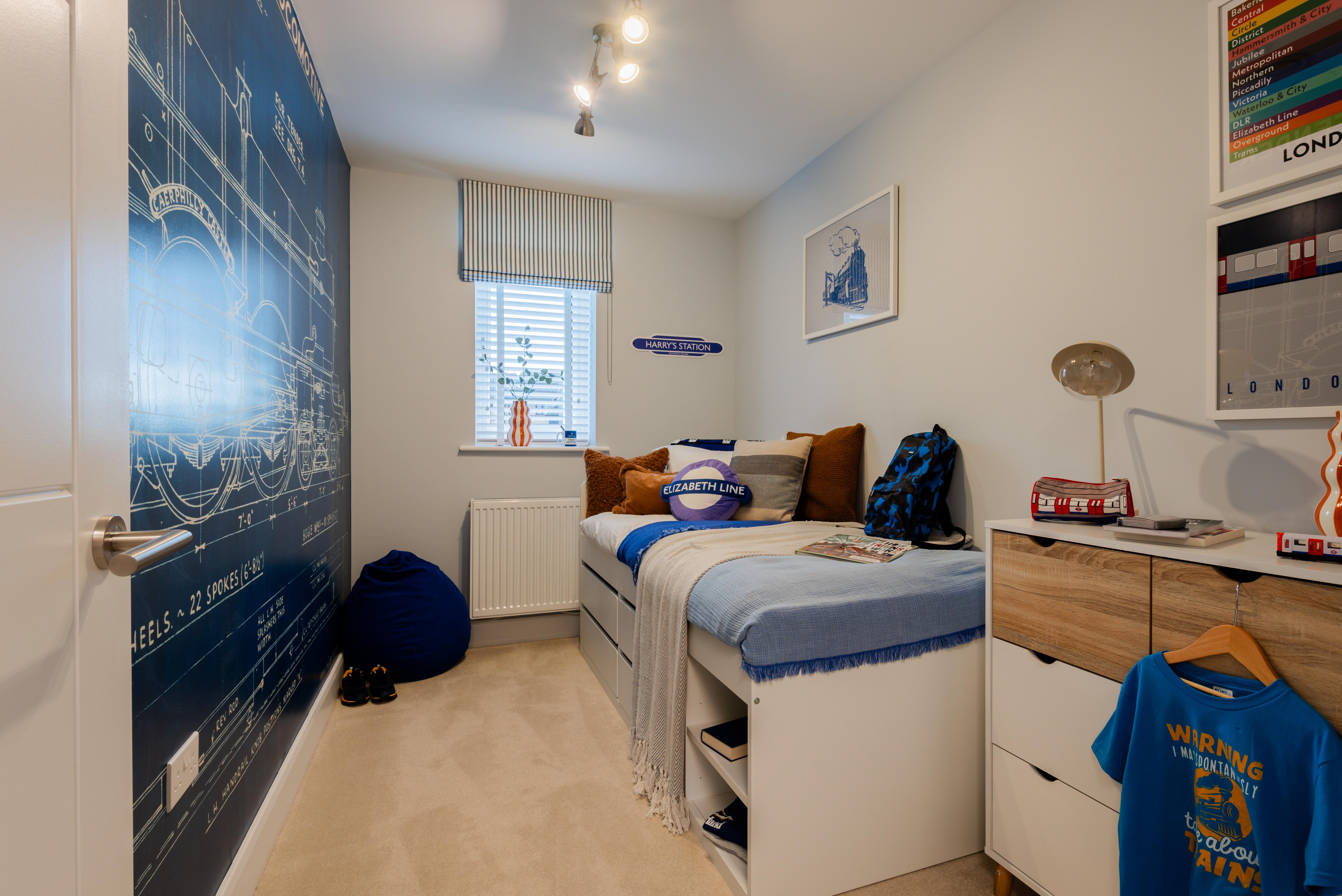 Childrens bedroom of 3 bedroom detached house in Slough